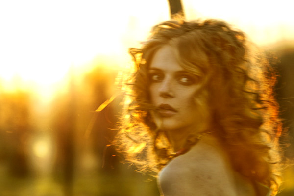 fashion\110230Welcome.spring\luca_patrone_aurora_potenti_welcome_summer15.JPG